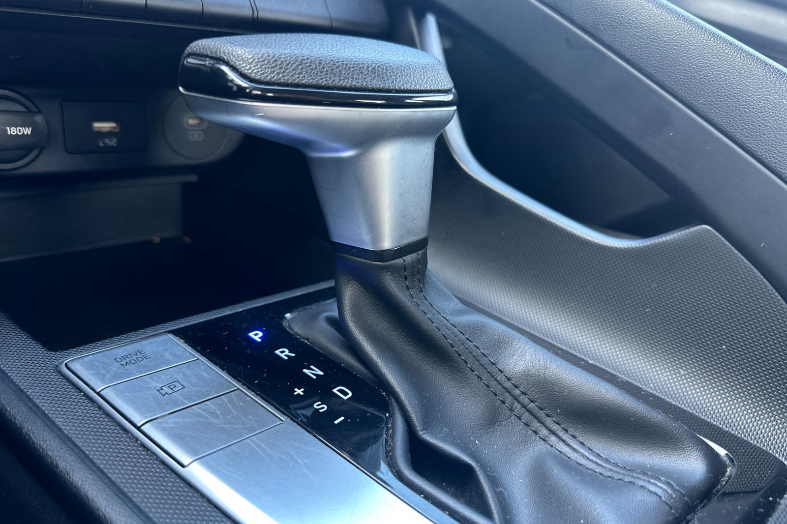 Used 2024 Hyundai Elantra SE FWD image 20