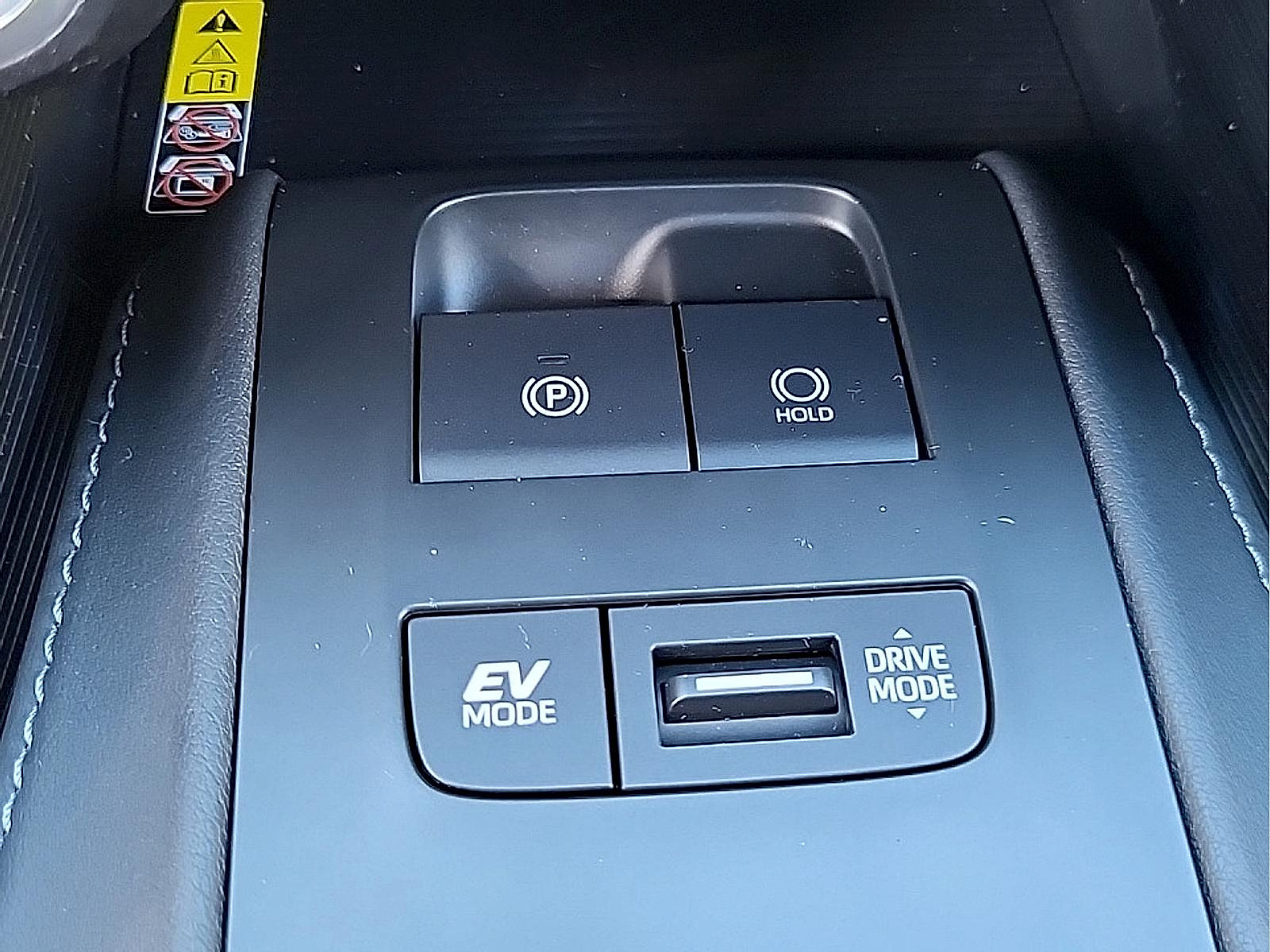 Used 2024 Toyota Venza XLE AWD/4WD image 25