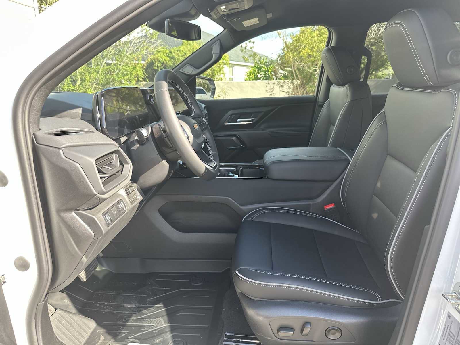 New 2026 Chevrolet Silverado EV LT image 15