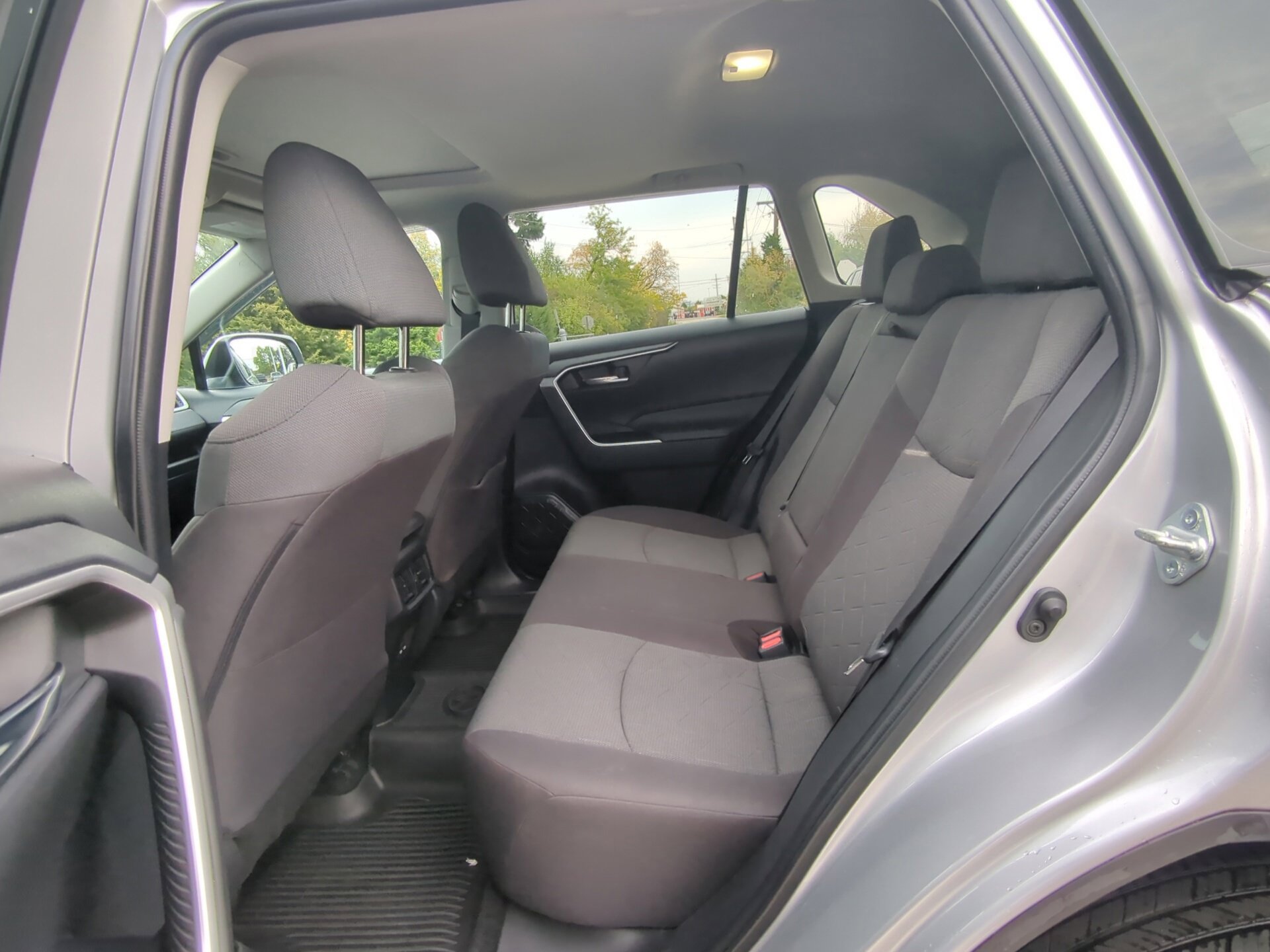 Used 2022 Toyota RAV4 XLE w/ Convenience Package AWD/4WD image 11