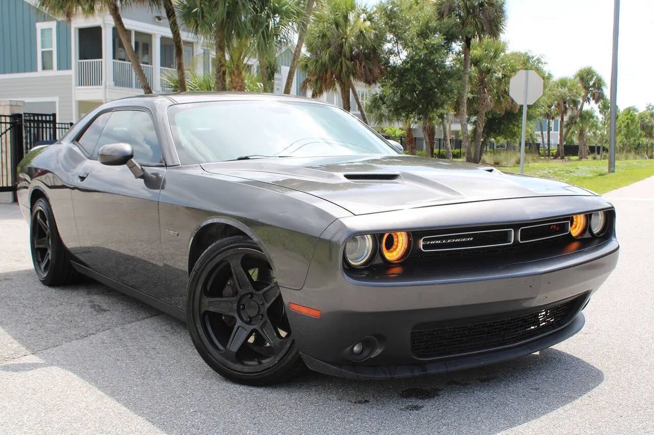 Used 2018 Dodge Challenger R/T Plus RWD image 1