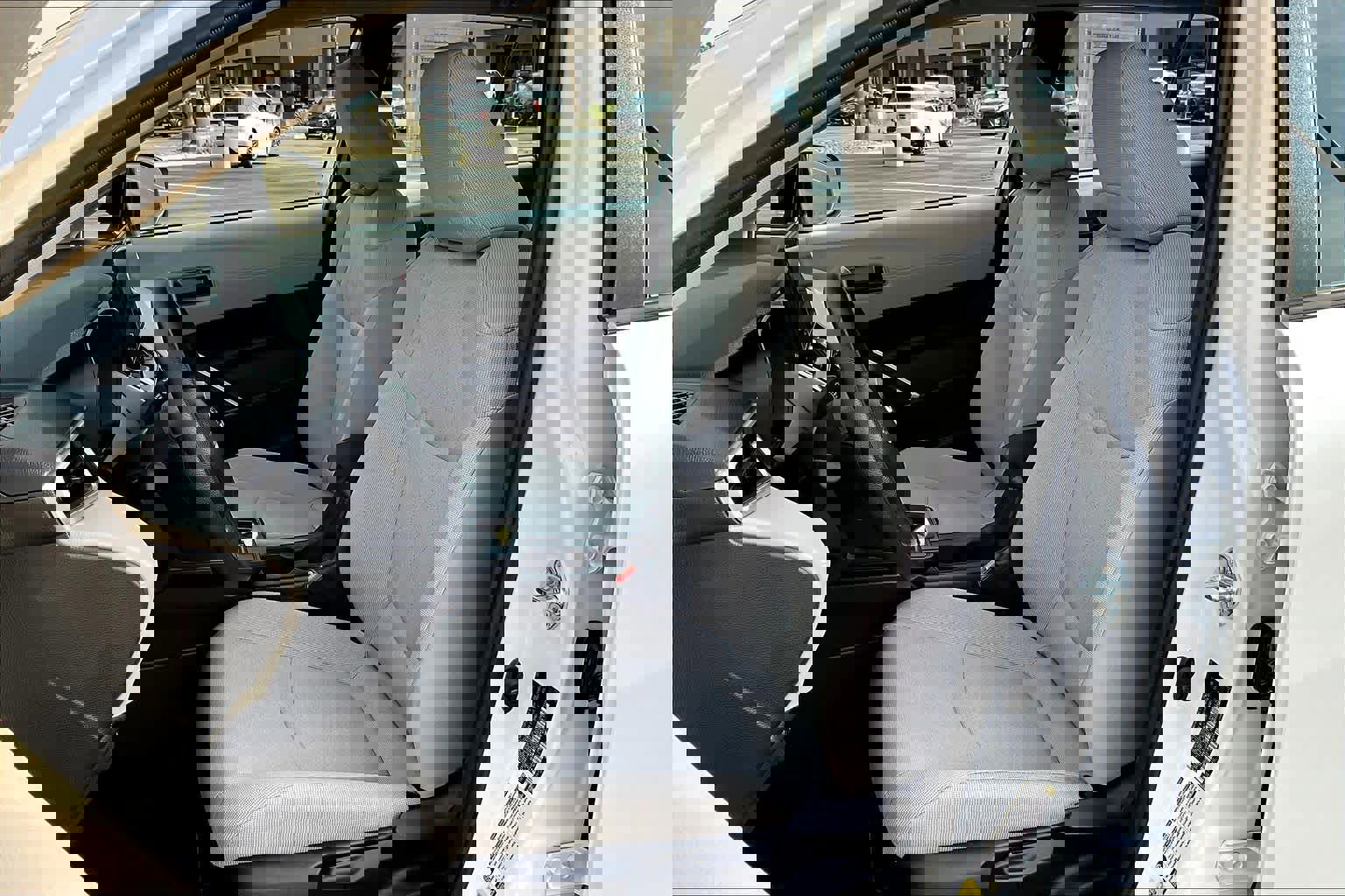 Used 2026 Toyota Corolla Cross L image 7