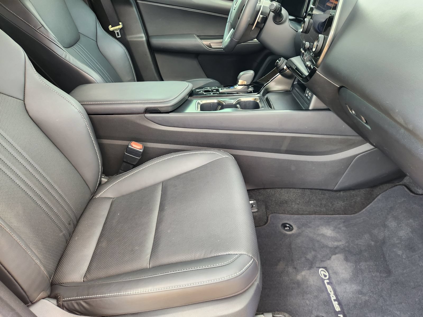 Used 2023 Lexus NX 350h AWD w/ Towing Package (2000 Lbs) image 14