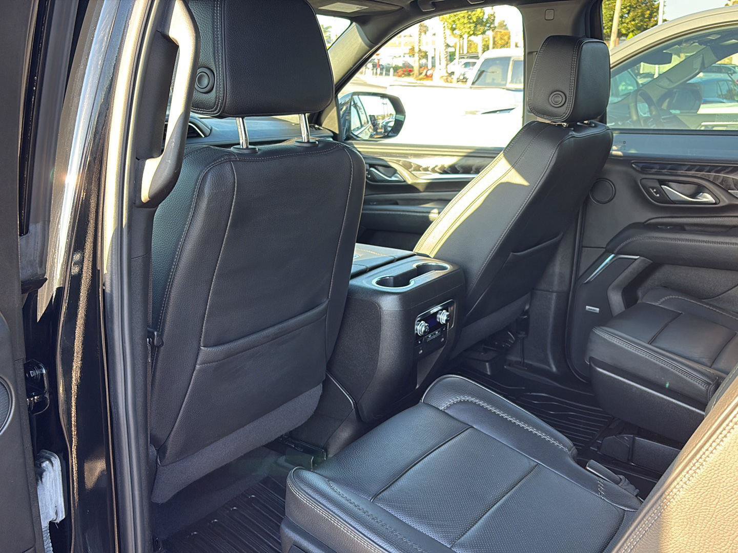 Used 2024 GMC Yukon Denali AWD/4WD image 24