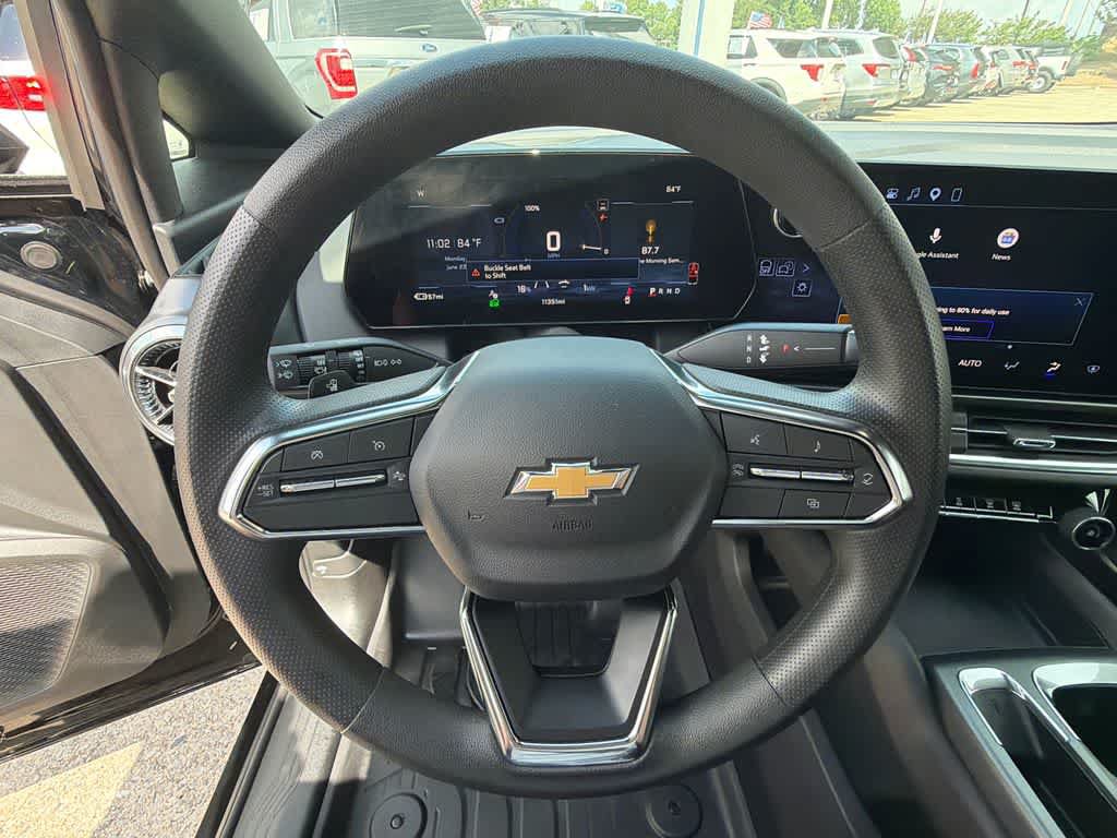 Used 2026 Chevrolet Equinox EV LT FWD image 21