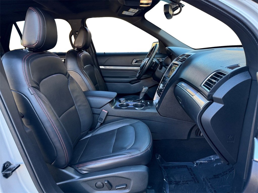 Used 2019 Ford Explorer Sport image 18