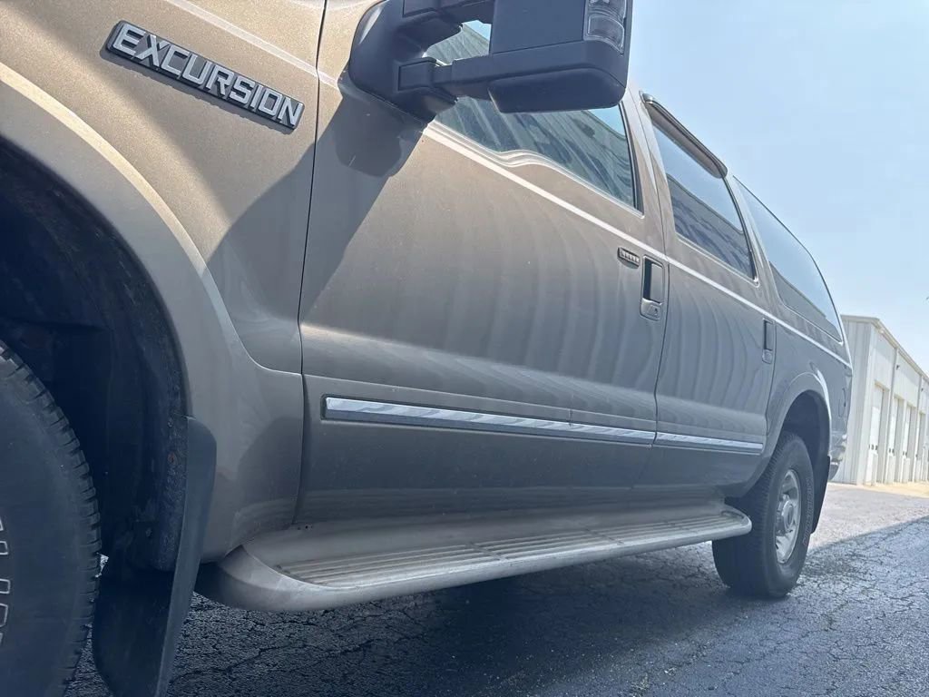 Used 2005 Ford Excursion Limited image 5