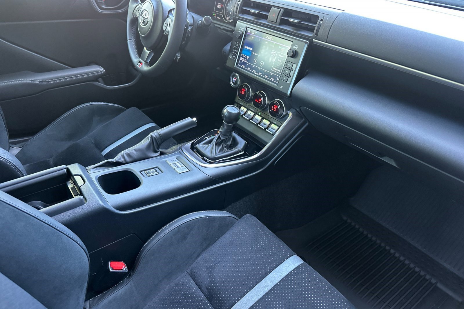Used 2025 Toyota GR86 Premium w/ ALL Weather Mat Package (TMS) image 17