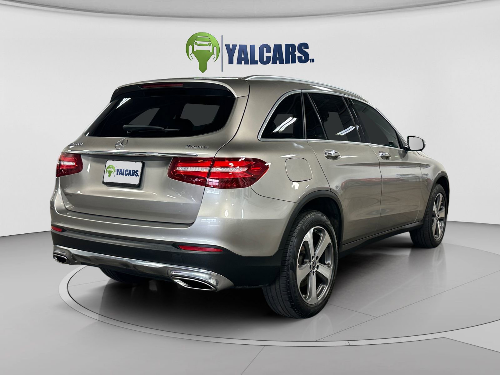 Used 2019 Mercedes-Benz GLC 300 4MATIC w/ Multimedia Package image 5