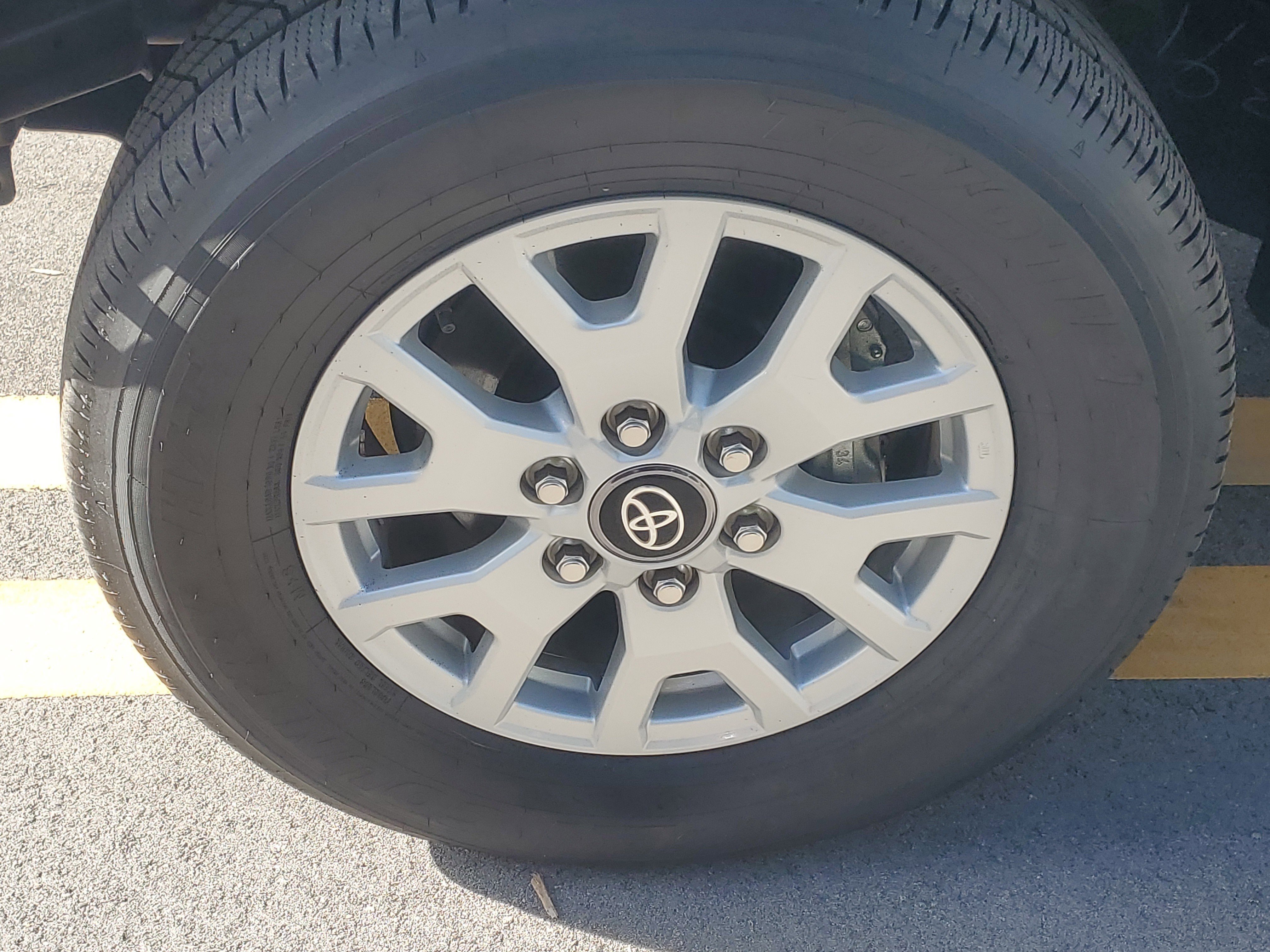 Used 2025 Toyota Tacoma SR image 4