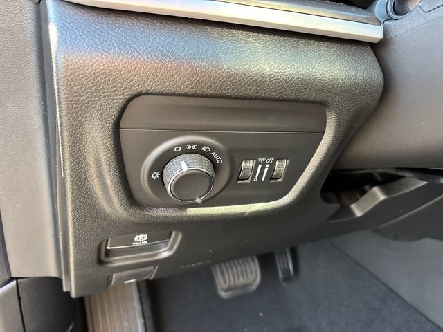 New 2026 Jeep Grand Cherokee Altitude AWD/4WD image 16
