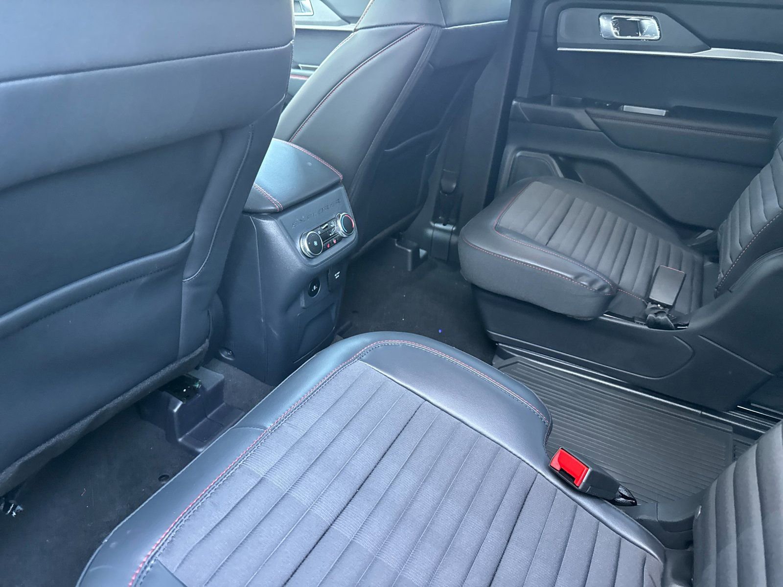 New 2025 Ford Explorer ST-Line w/ Premium Package image 12