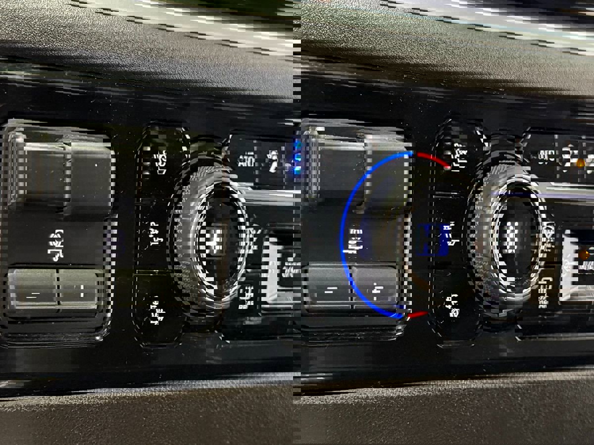 Used 2024 Chevrolet Silverado 2500 High Country w/ High Country Premium Package image 29