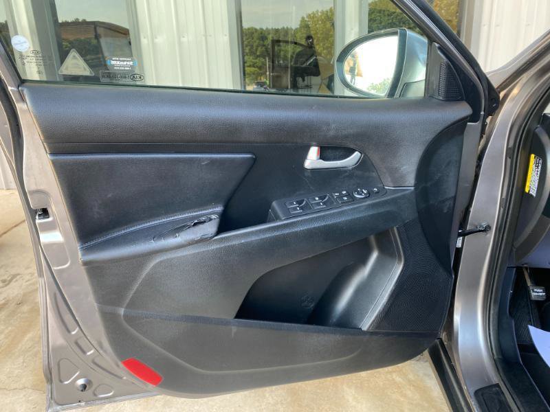 Used 2015 Kia Sportage EX image 12