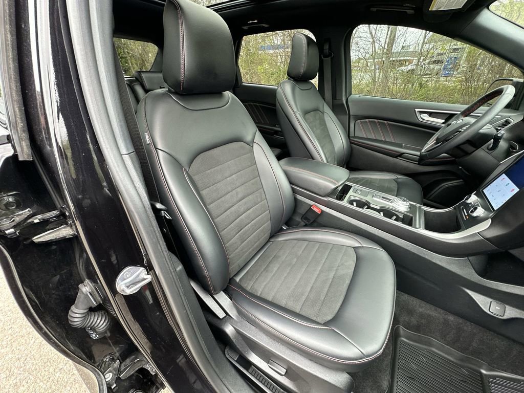 Used 2024 Ford Edge ST-Line AWD/4WD image 25