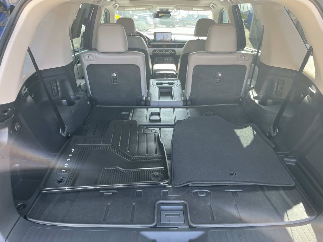 Certified 2025 Honda Pilot Touring image 32