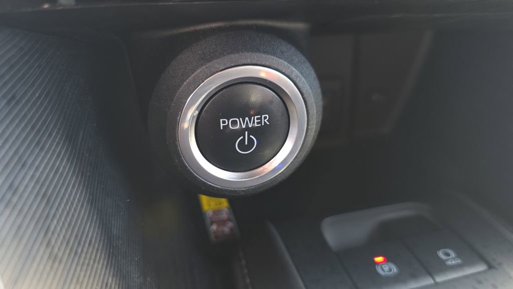 Used 2023 Toyota Venza XLE AWD/4WD image 22
