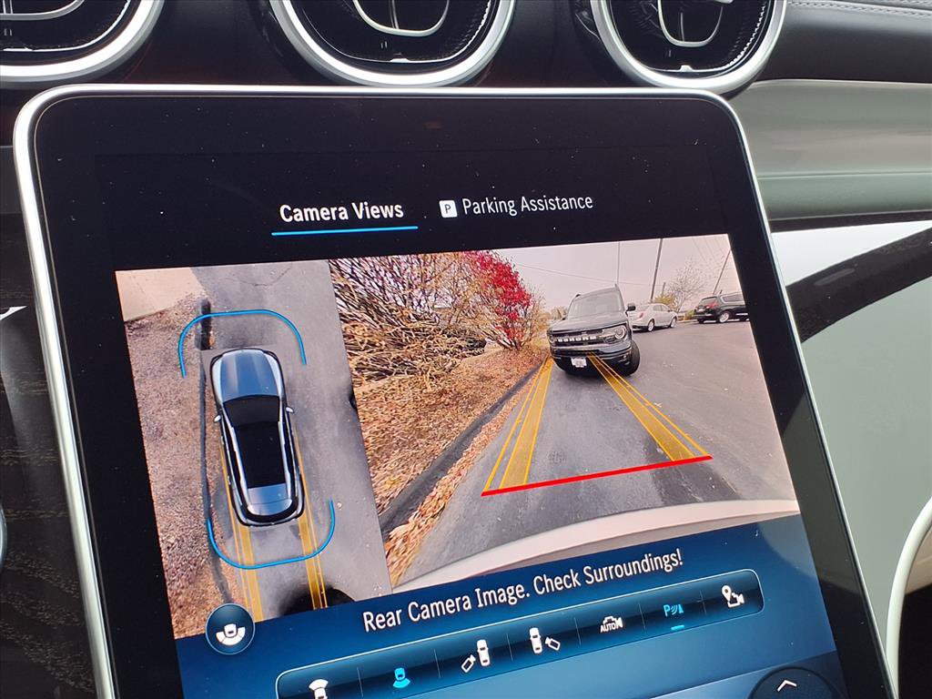 Used 2024 Mercedes-Benz GLC 300 4MATIC image 11