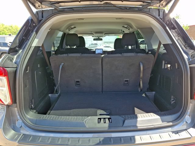 Used 2022 Ford Explorer XLT w/ Class IV Trailer Tow Package AWD/4WD image 30