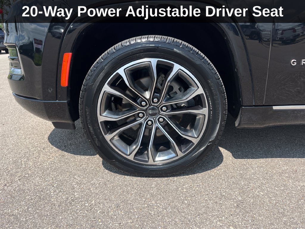 Used 2022 Jeep Grand Wagoneer Series III w/ Rear Seat Video Group 1 AWD/4WD image 33