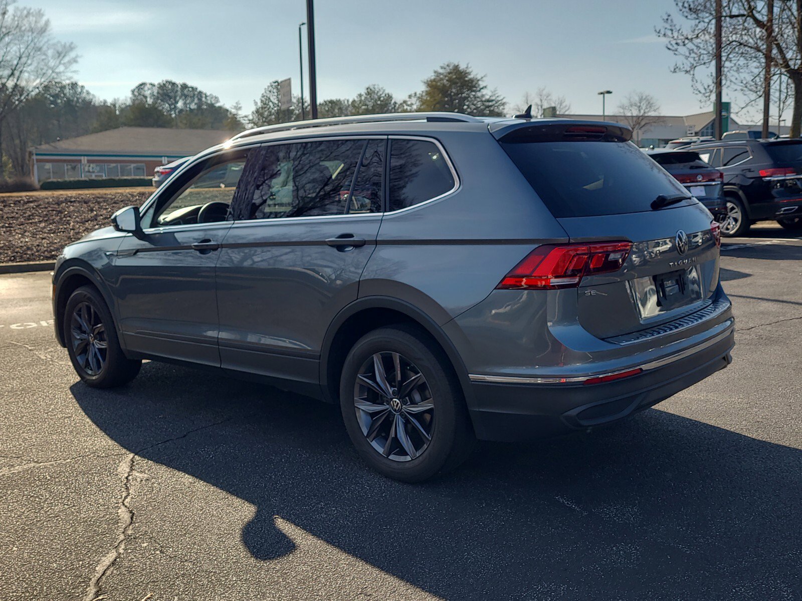 Used 2023 Volkswagen Tiguan SE image 7