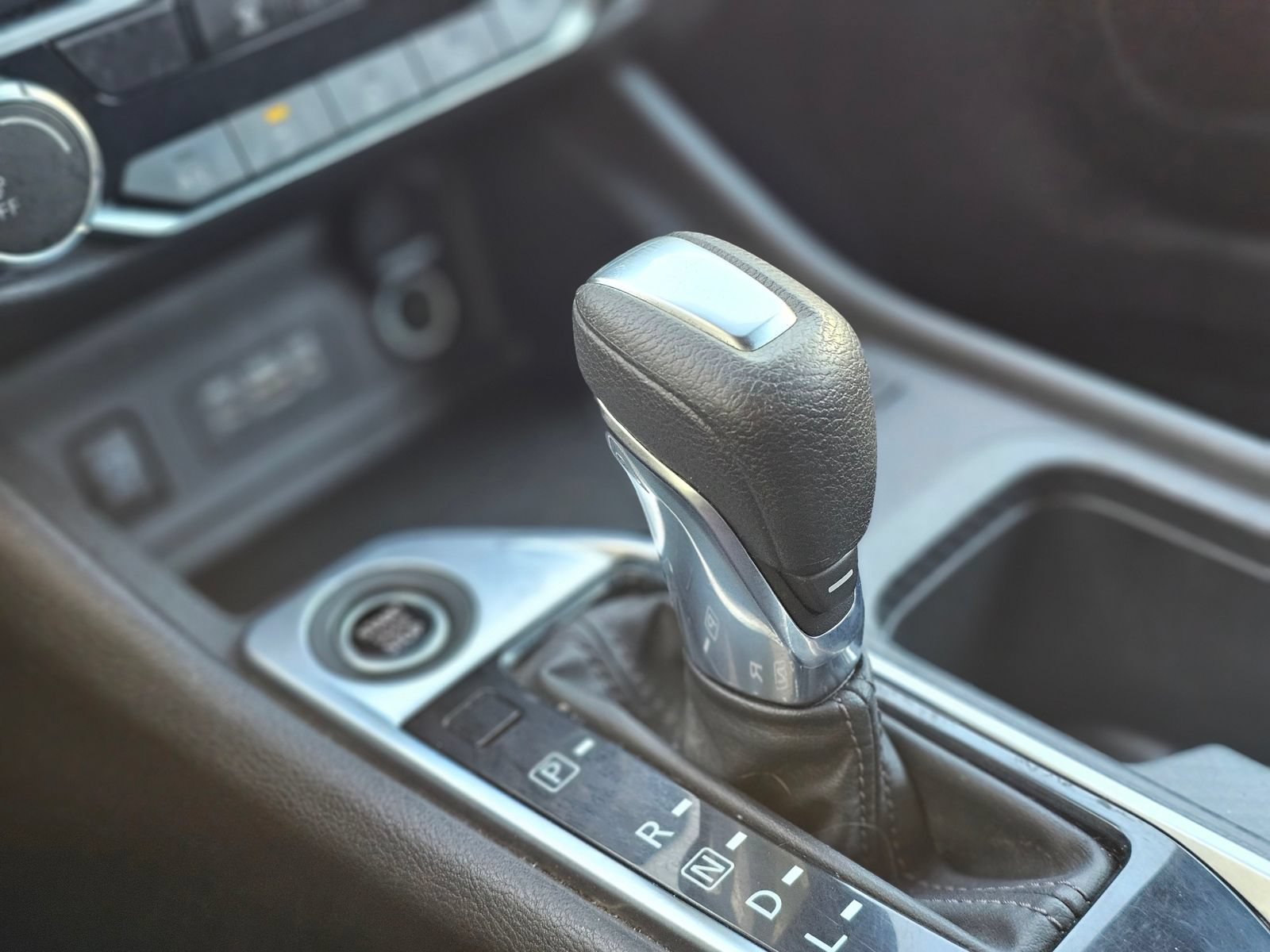 Used 2024 Nissan Sentra SV FWD image 14