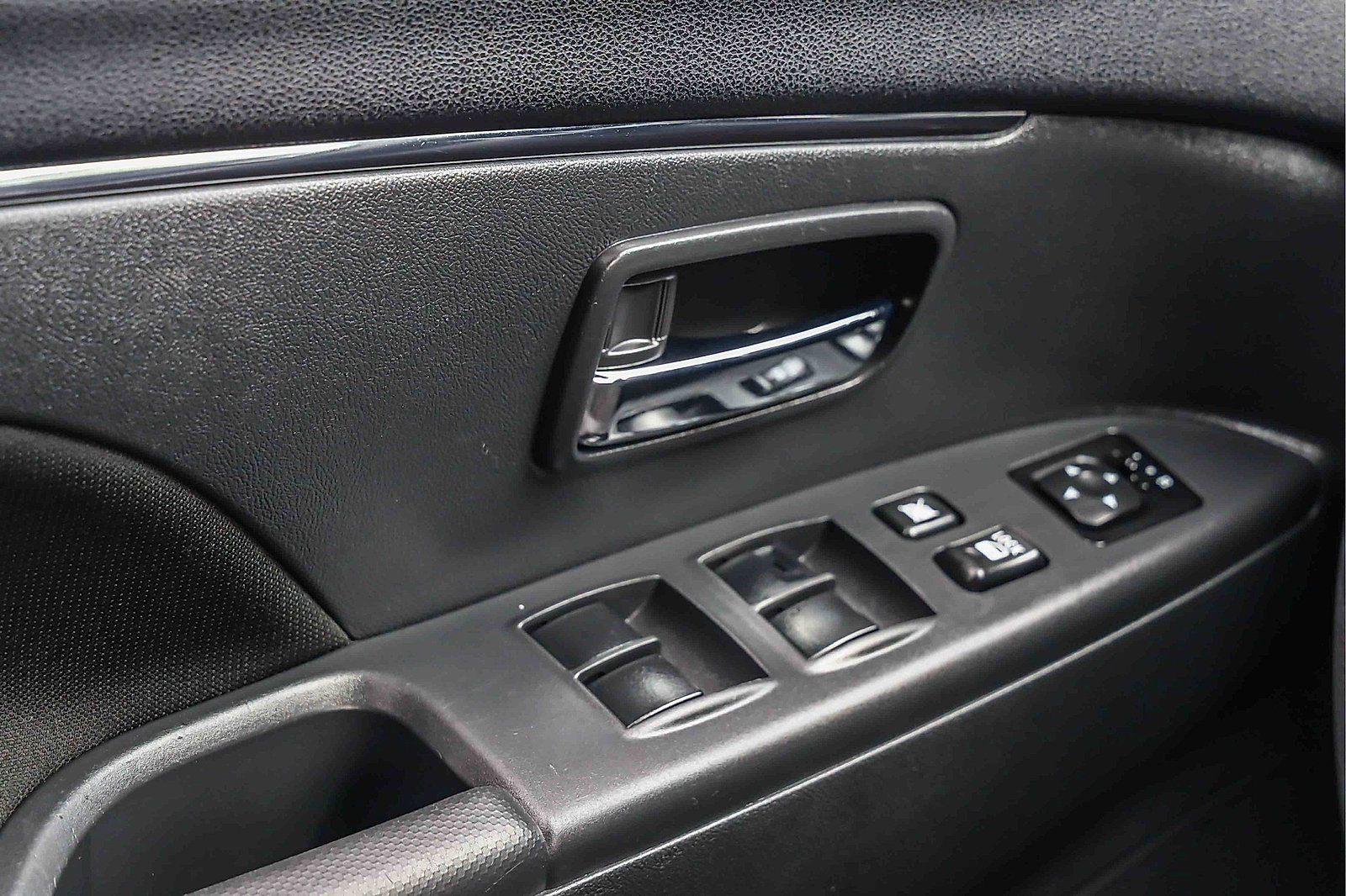 Used 2025 Mitsubishi Outlander Sport AWD image 14
