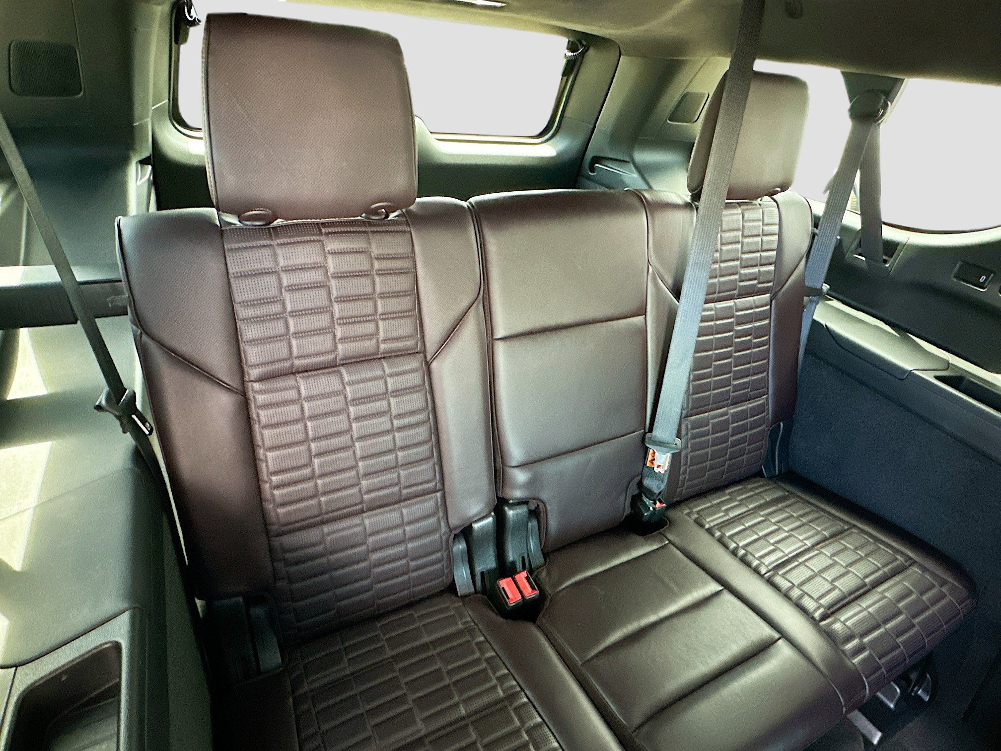 Used 2022 Cadillac Escalade ESV Sport Platinum w/ LPO, ONYX Package image 31