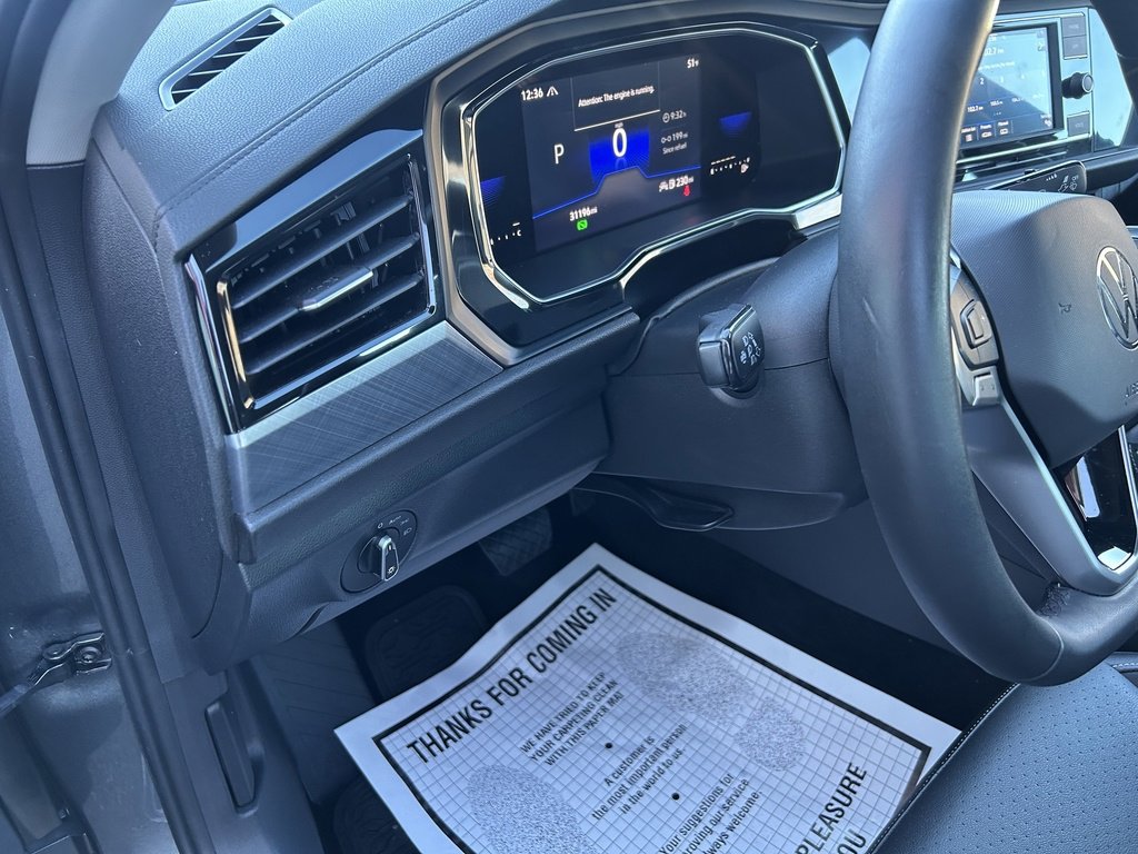 Used 2022 Volkswagen Jetta SE image 9