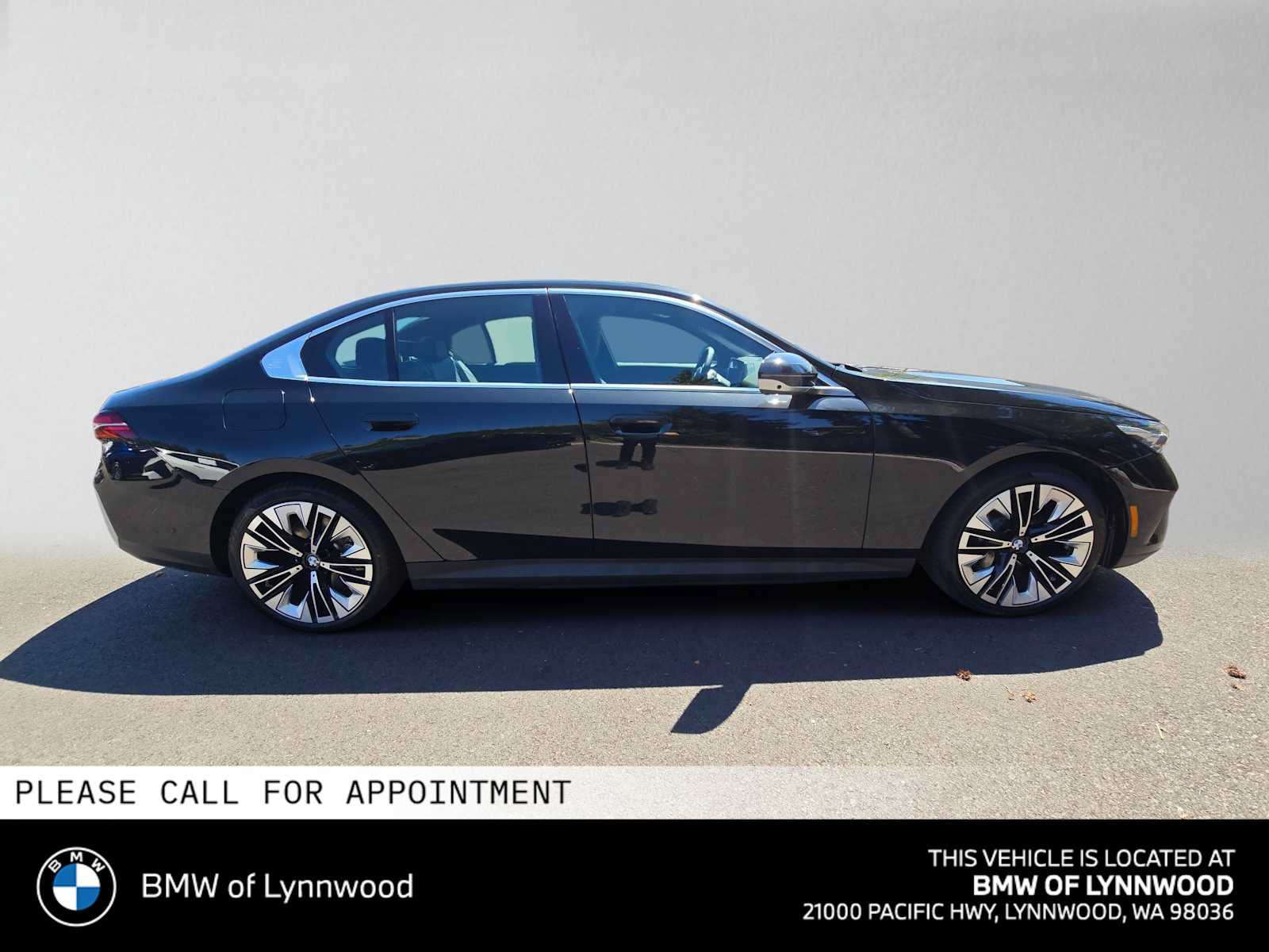 New 2027 BMW i5 xDrive40 AWD/4WD image 2