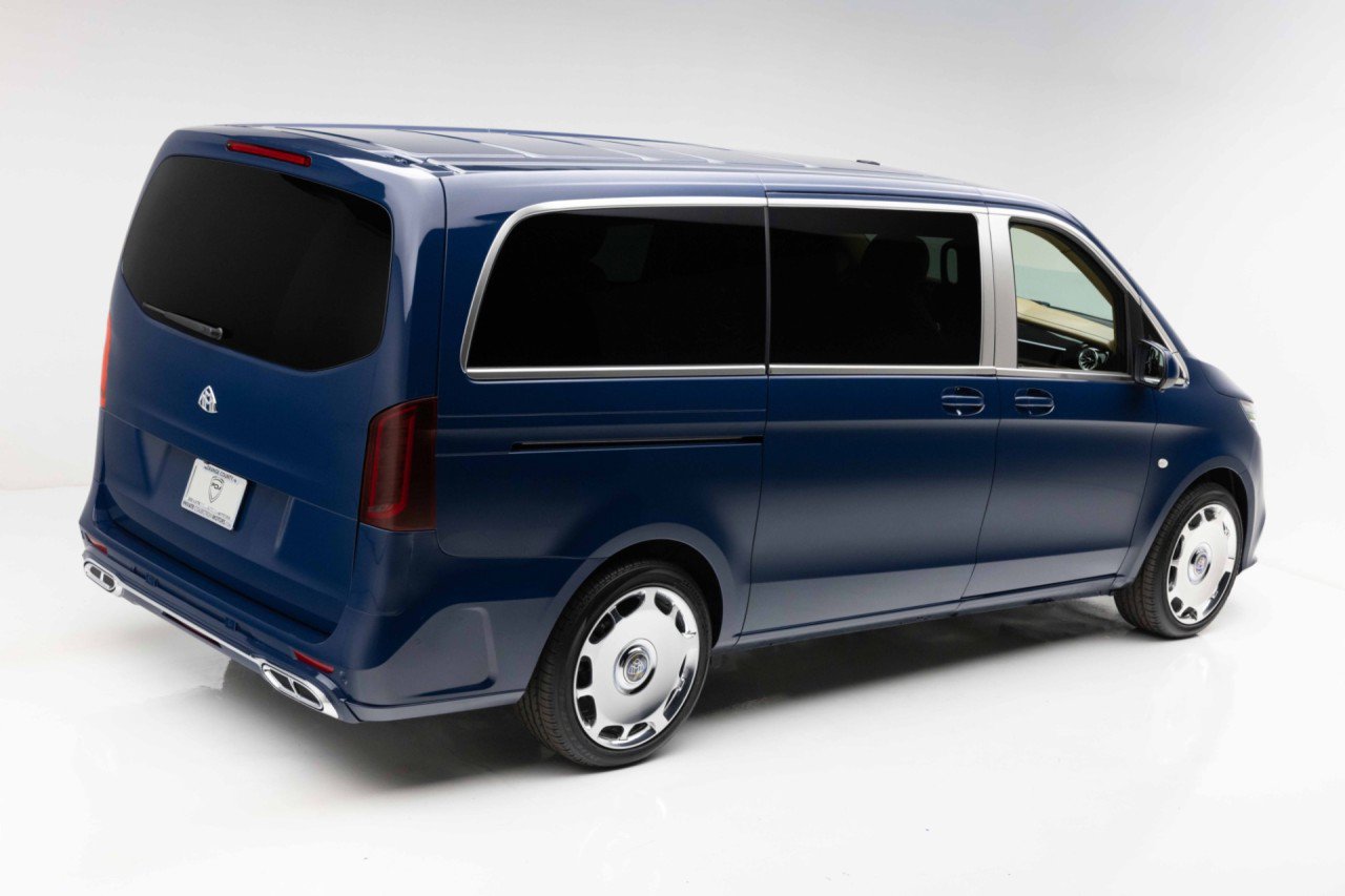 Used 2021 Mercedes-Benz Metris Passenger image 3