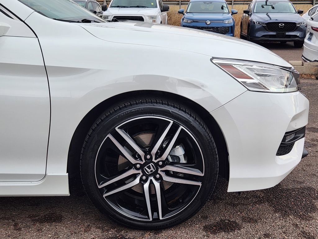 Used 2016 Honda Accord Touring image 28