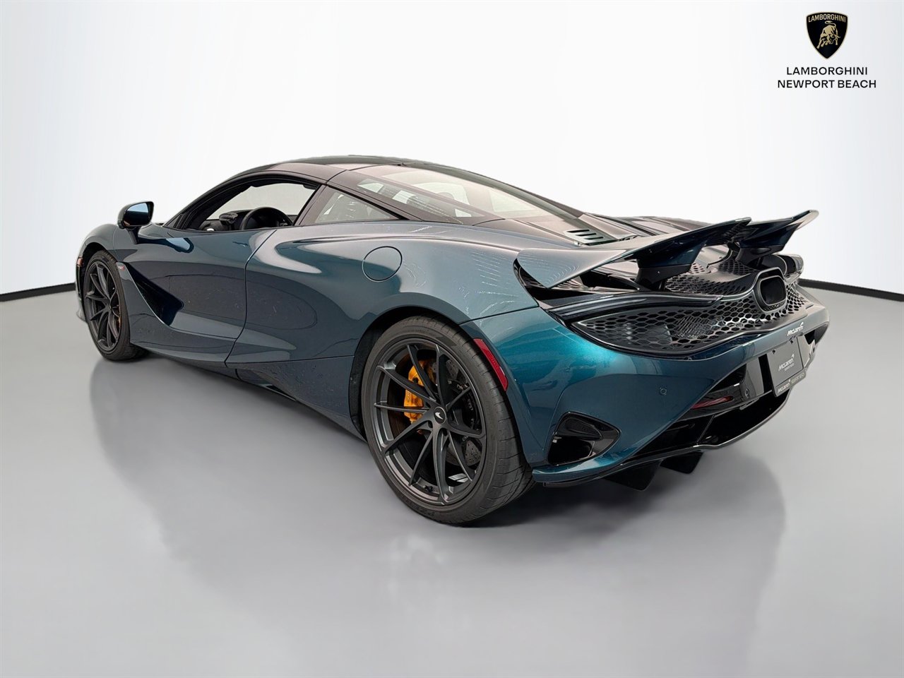 Used 2024 McLaren 750S RWD image 23