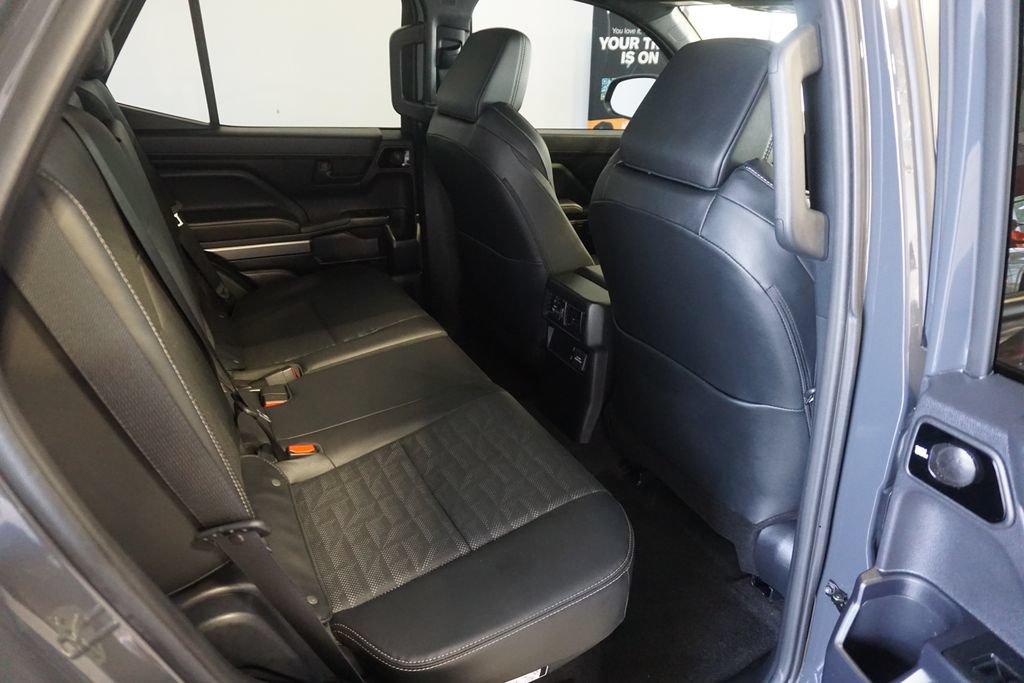 Used 2025 Toyota 4Runner TRD Off-Road Premium AWD/4WD image 25
