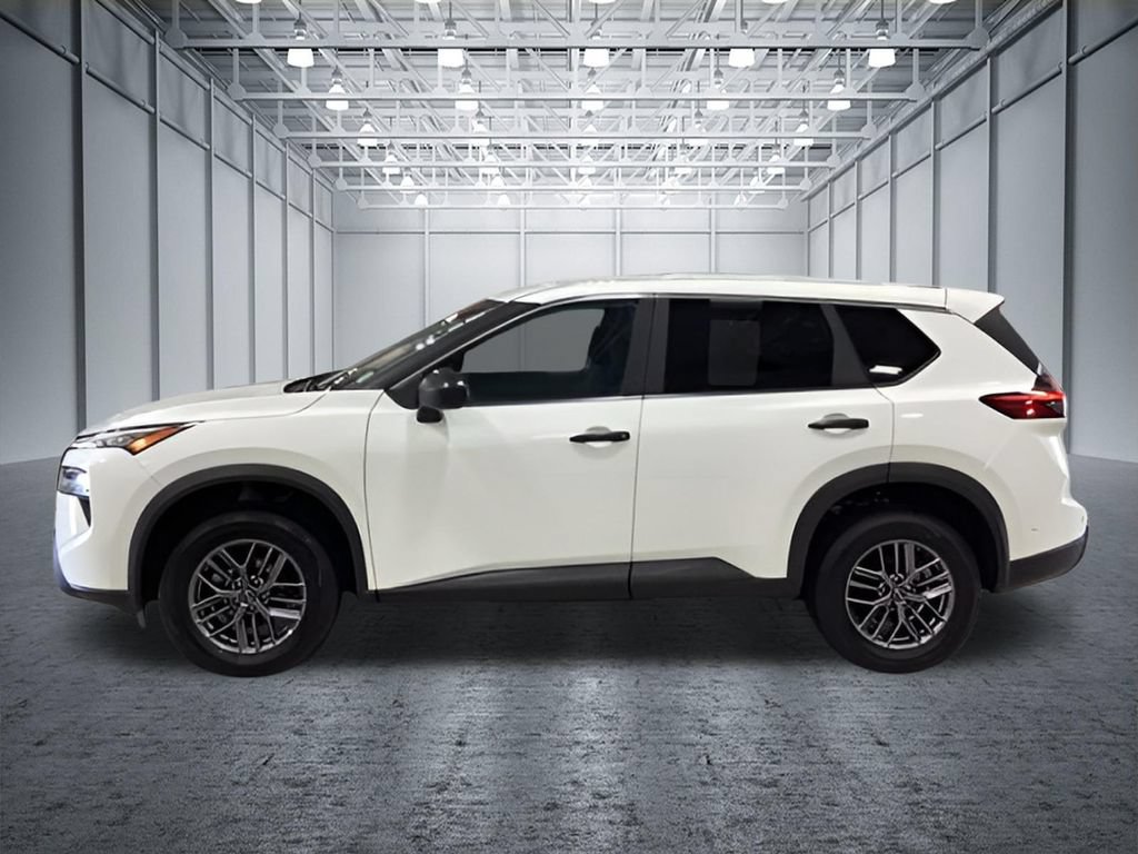 Used 2024 Nissan Rogue S AWD/4WD image 2