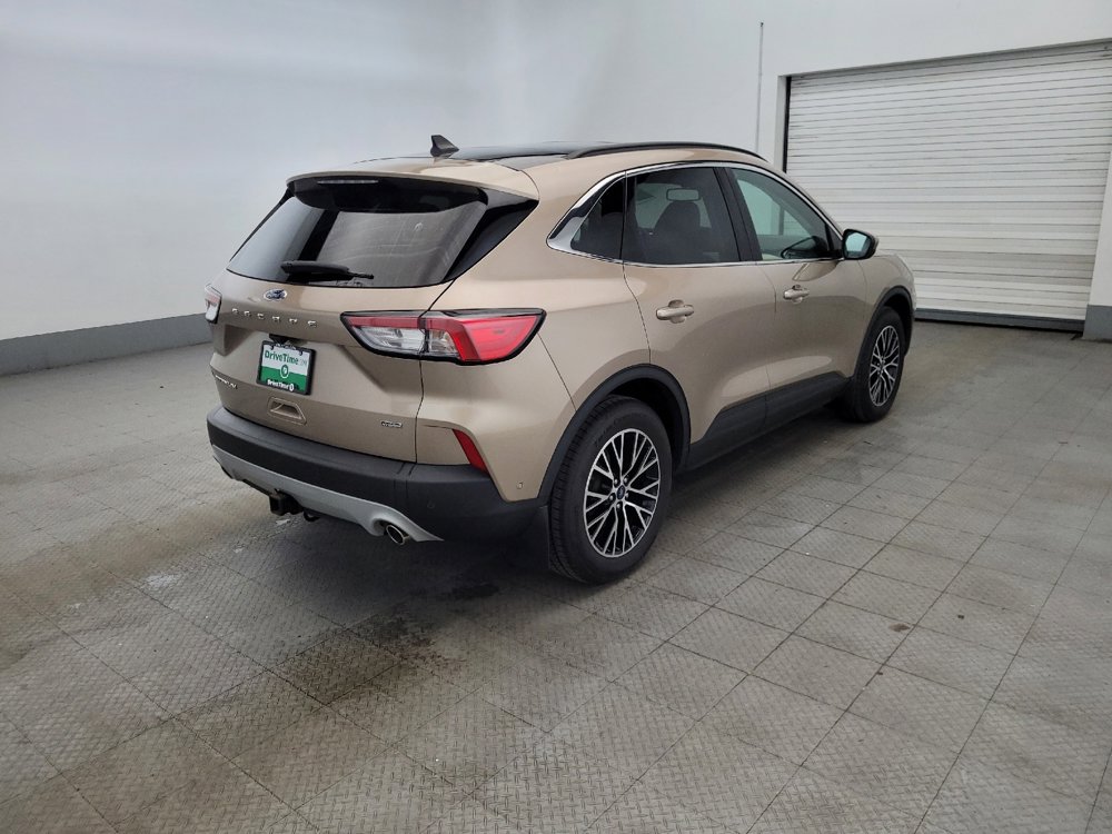Used 2021 Ford Escape Titanium w/ Titanium Premium Package FWD image 9