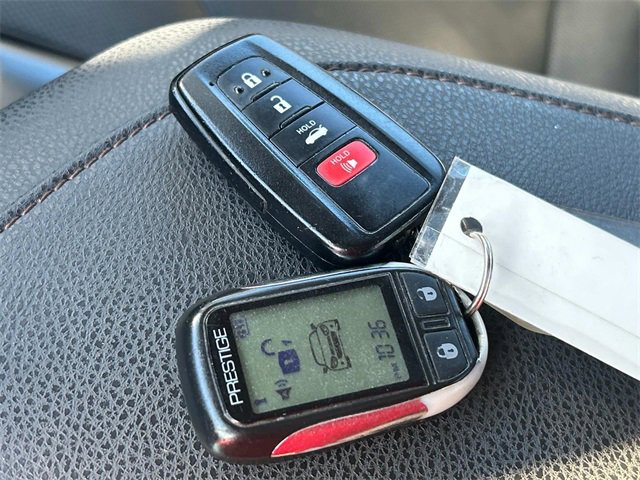 Used 2020 Toyota Camry XLE image 31