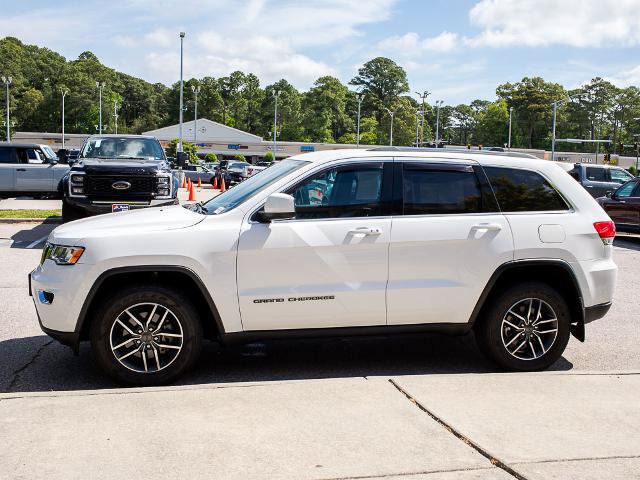 Used 2019 Jeep Grand Cherokee Laredo AWD/4WD image 3