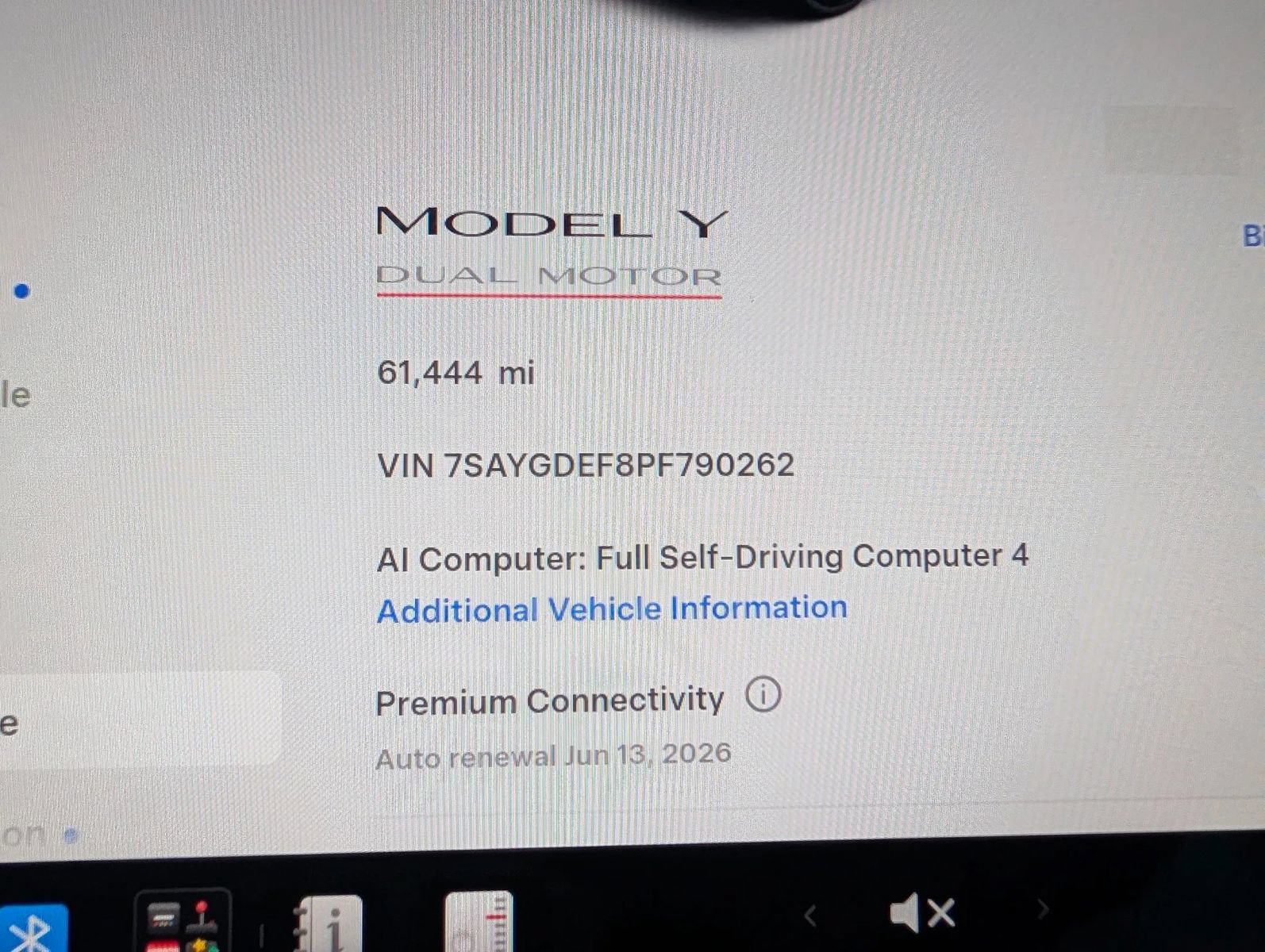 Used 2023 Tesla Model Y Performance AWD/4WD image 35