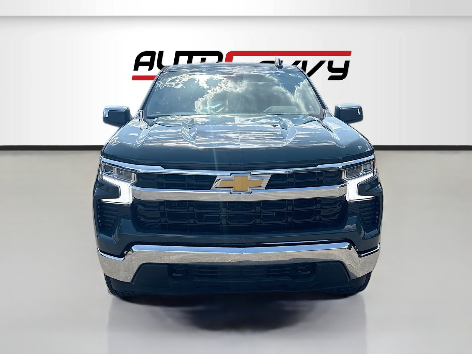 Used 2026 Chevrolet Silverado 1500 LT AWD/4WD image 2