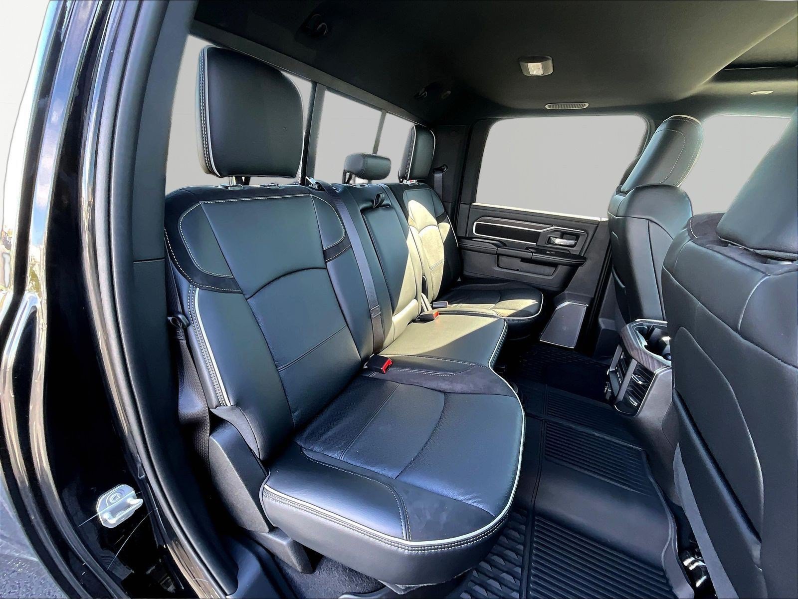 New 2027 RAM 3500 Laramie AWD/4WD image 11