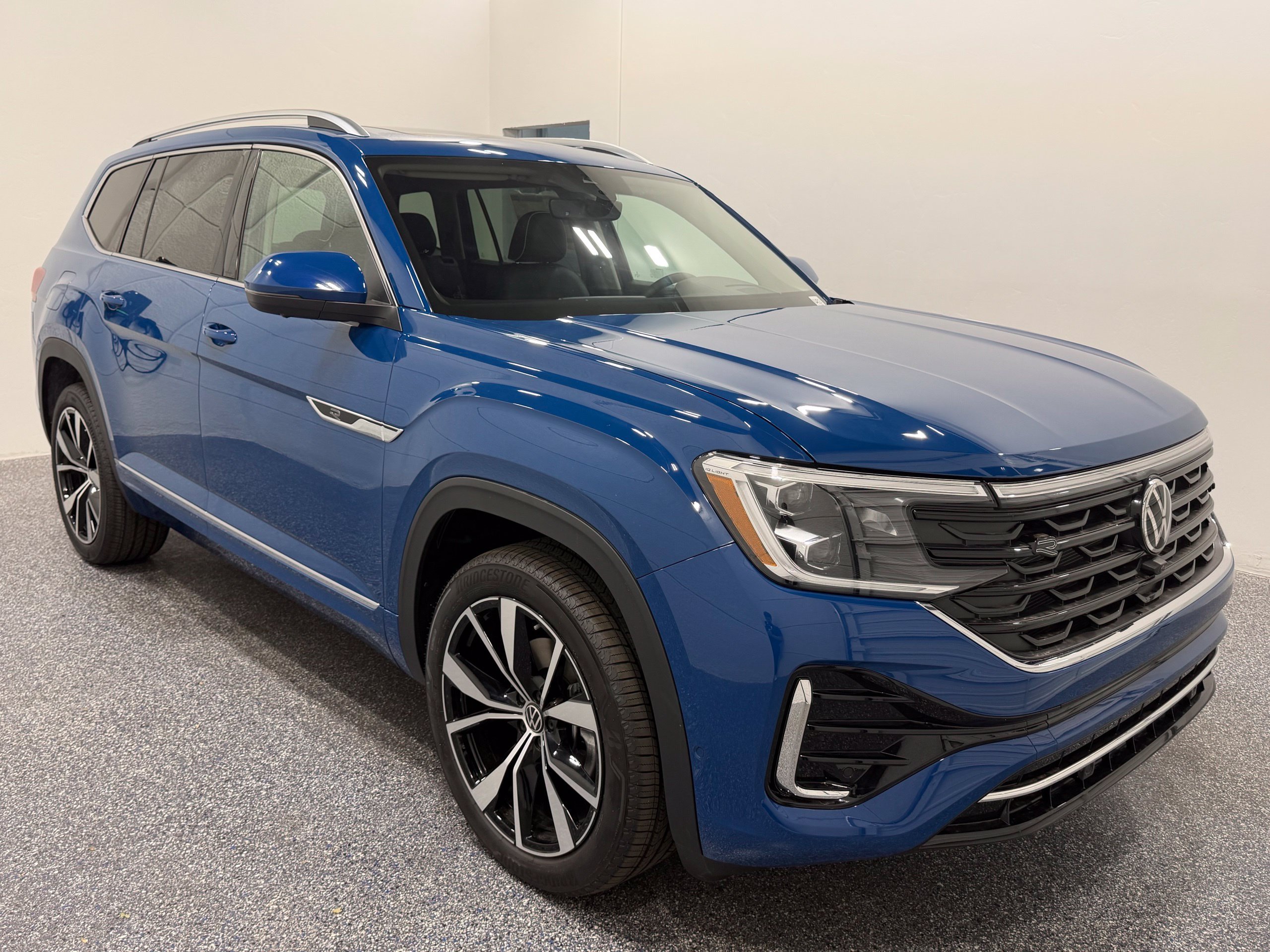 New 2026 Volkswagen Atlas SEL Premium R-Line AWD/4WD image 9