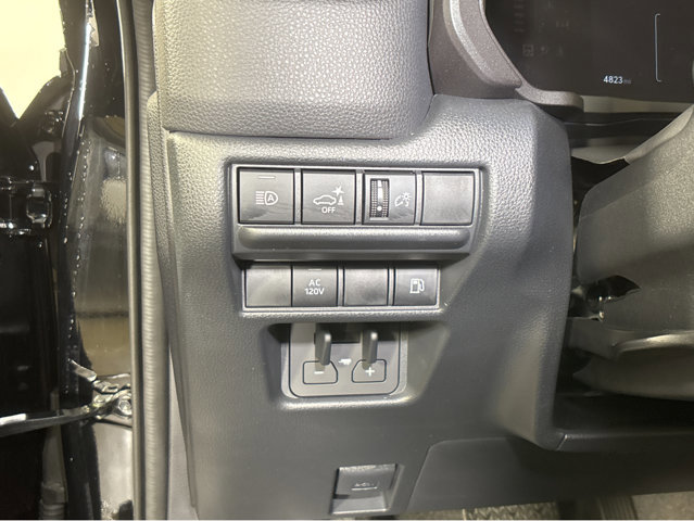 Used 2025 Toyota Land Cruiser image 38