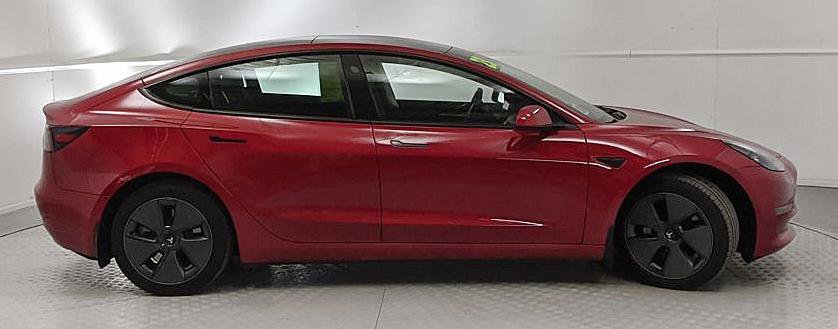 Used 2023 Tesla Model 3 Standard Range image 2