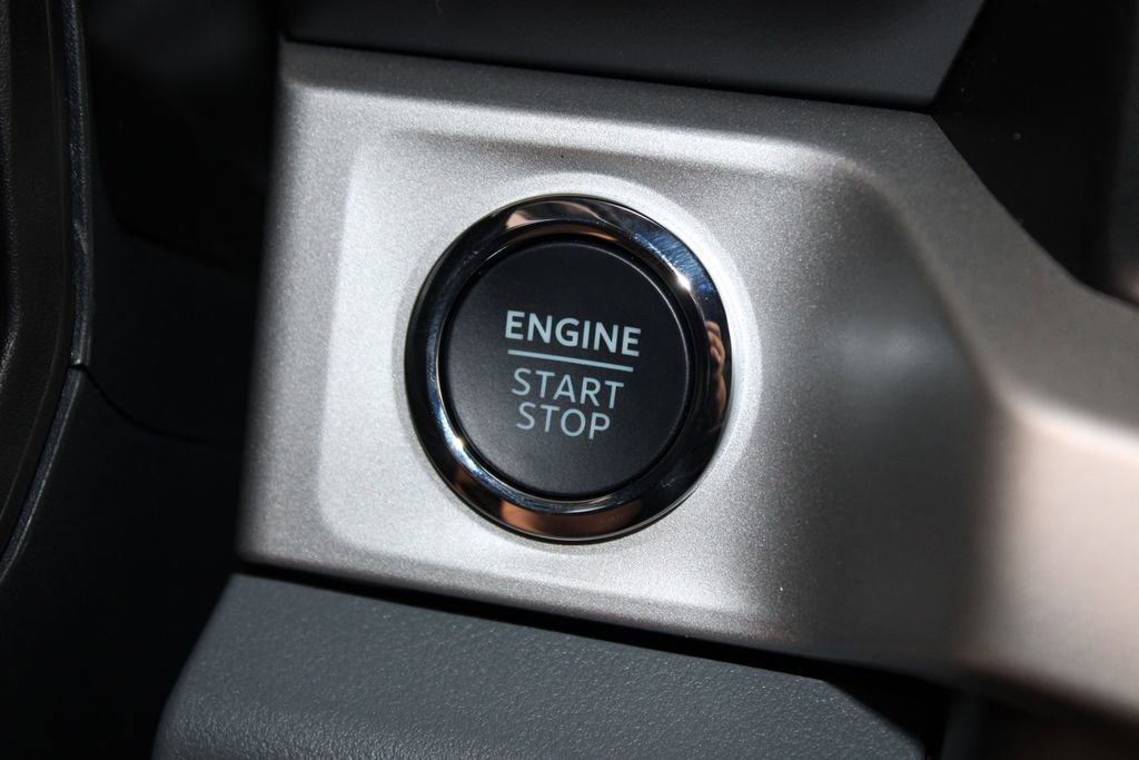 New 2026 Ford F250 XLT w/ XLT Premium Package image 43