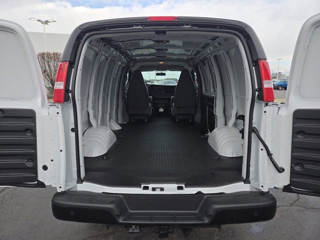 New 2026 GMC Savana 2500 Work Van w/ Enhanced Convenience Package image 23