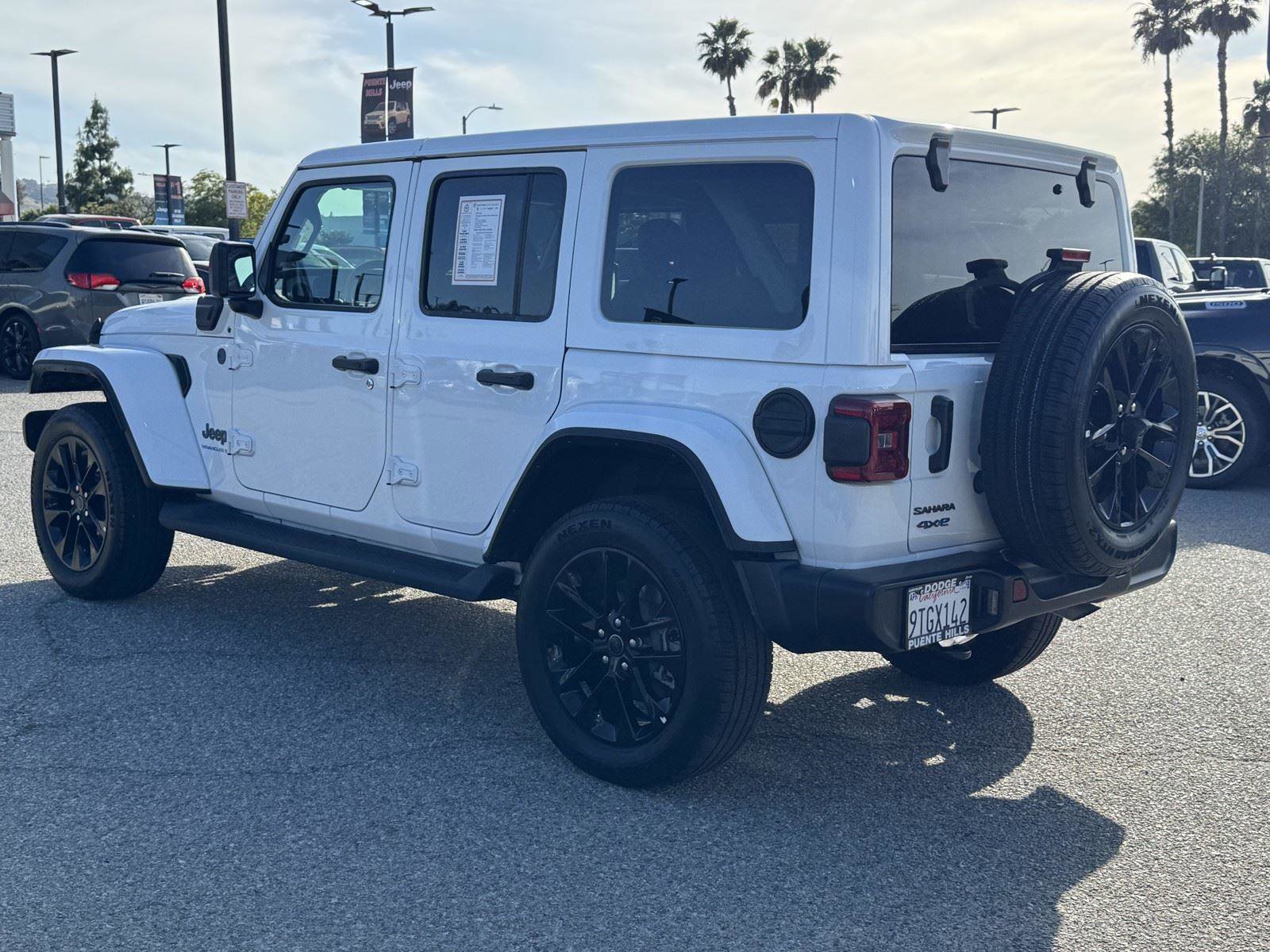 Certified 2025 Jeep Wrangler Sahara AWD/4WD image 5