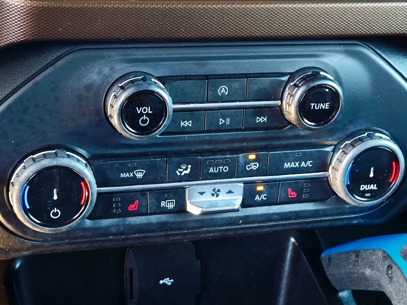 Used 2022 Ford Bronco Outer Banks image 16