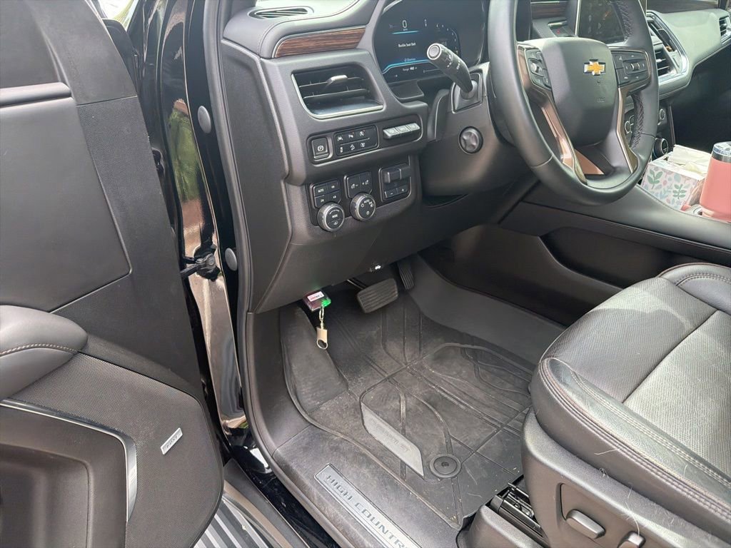 Used 2023 Chevrolet Suburban High Country AWD/4WD image 41