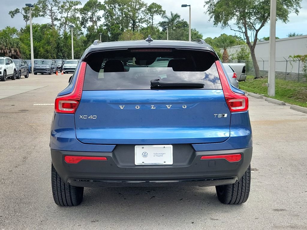 Used 2021 Volvo XC40 T5 R-Design w/ Climate Package AWD/4WD image 6